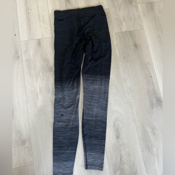 Lululemon LikeNew leggings size 6 - Picture 3 of 3